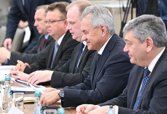 Встреча секретаря Совбеза РФ Шойгу и министра иностранных дел Китая Ван И