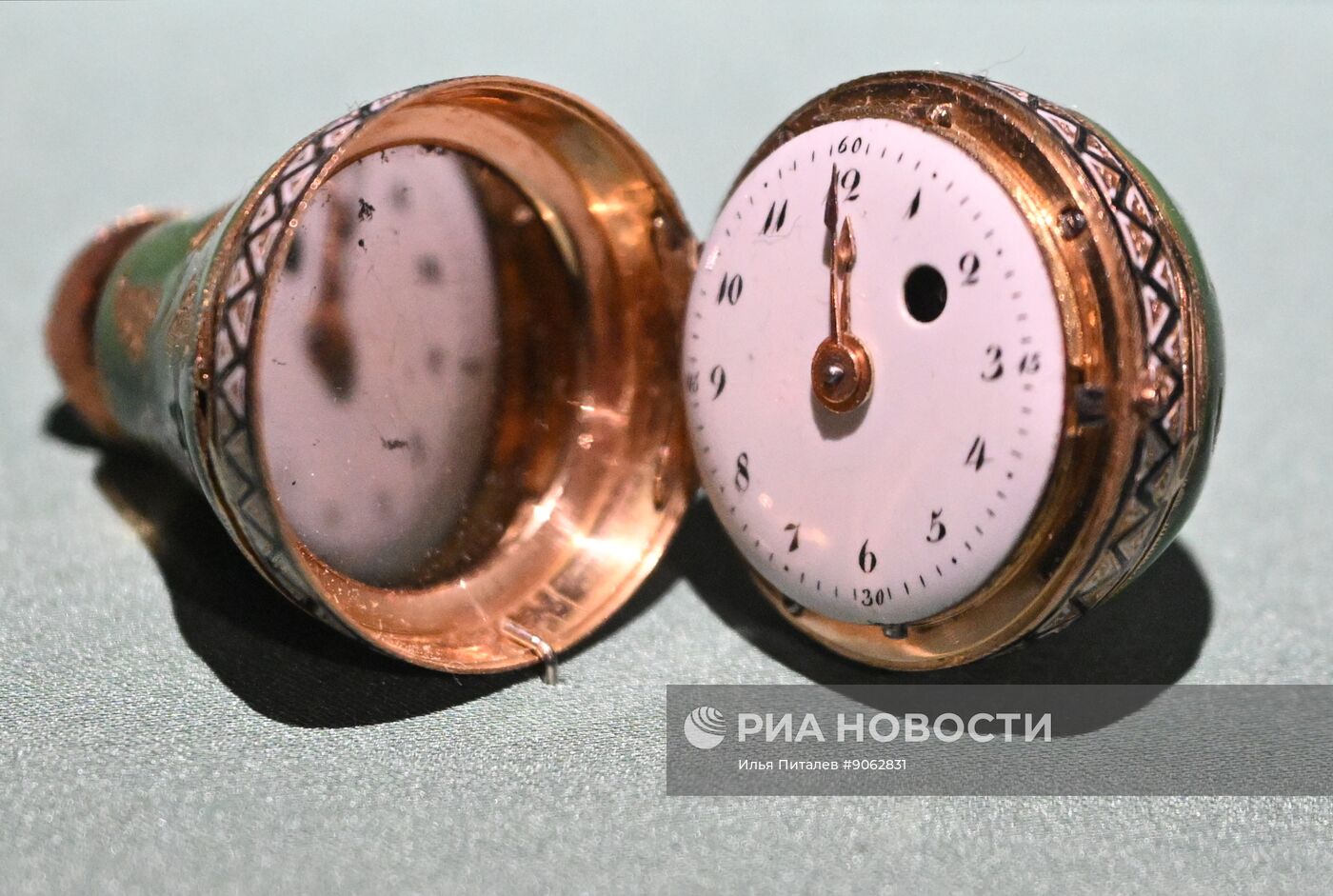 Выставка "Очарование красоты. Из истории ювелирных украшений в России" в Москве