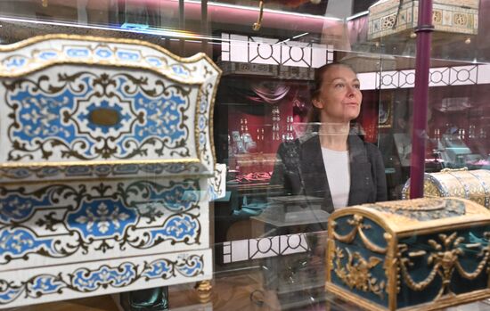 Выставка "Очарование красоты. Из истории ювелирных украшений в России" в Москве