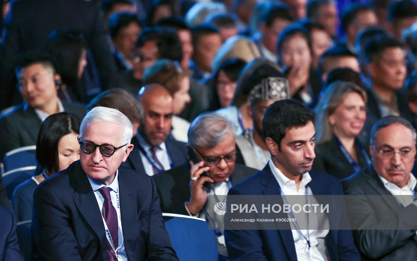 Президент Владимир Путин принял участие в инвестиционном форуме ВТБ "Россия зовет!"