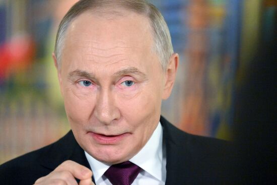 Президент Владимир Путин принял участие в инвестиционном форуме ВТБ "Россия зовет!"