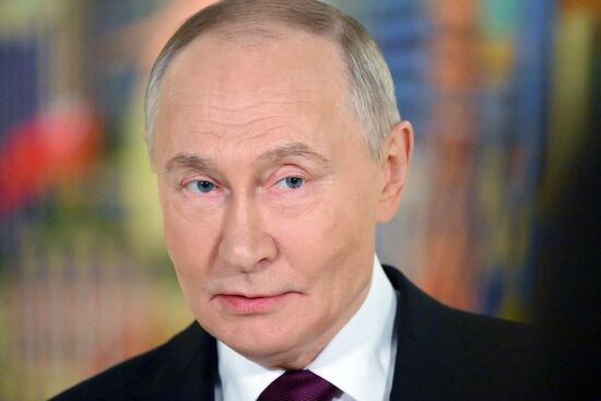 Президент Владимир Путин принял участие в инвестиционном форуме ВТБ "Россия зовет!"