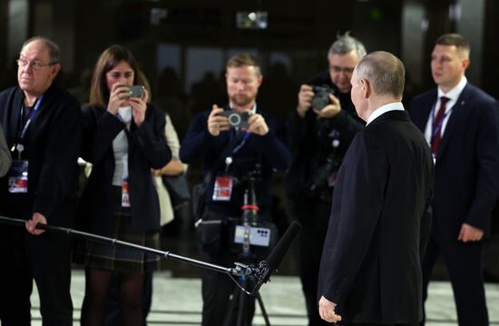 Президент Владимир Путин принял участие в инвестиционном форуме ВТБ "Россия зовет!"