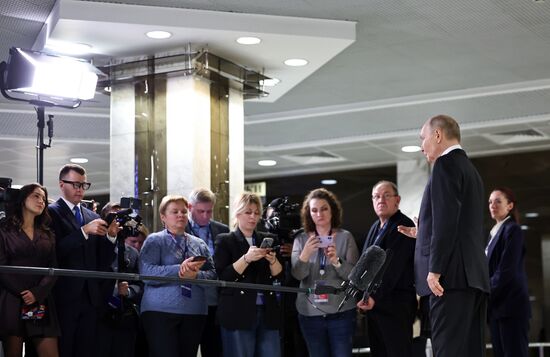 Президент Владимир Путин принял участие в инвестиционном форуме ВТБ "Россия зовет!"