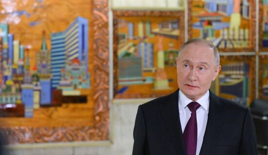 Президент Владимир Путин принял участие в инвестиционном форуме ВТБ "Россия зовет!"