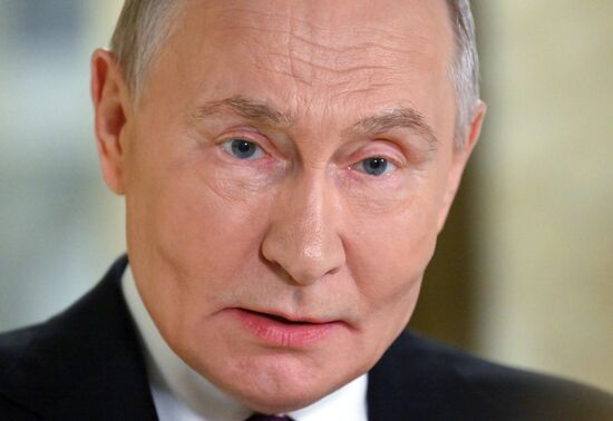 Президент Владимир Путин принял участие в инвестиционном форуме ВТБ "Россия зовет!"