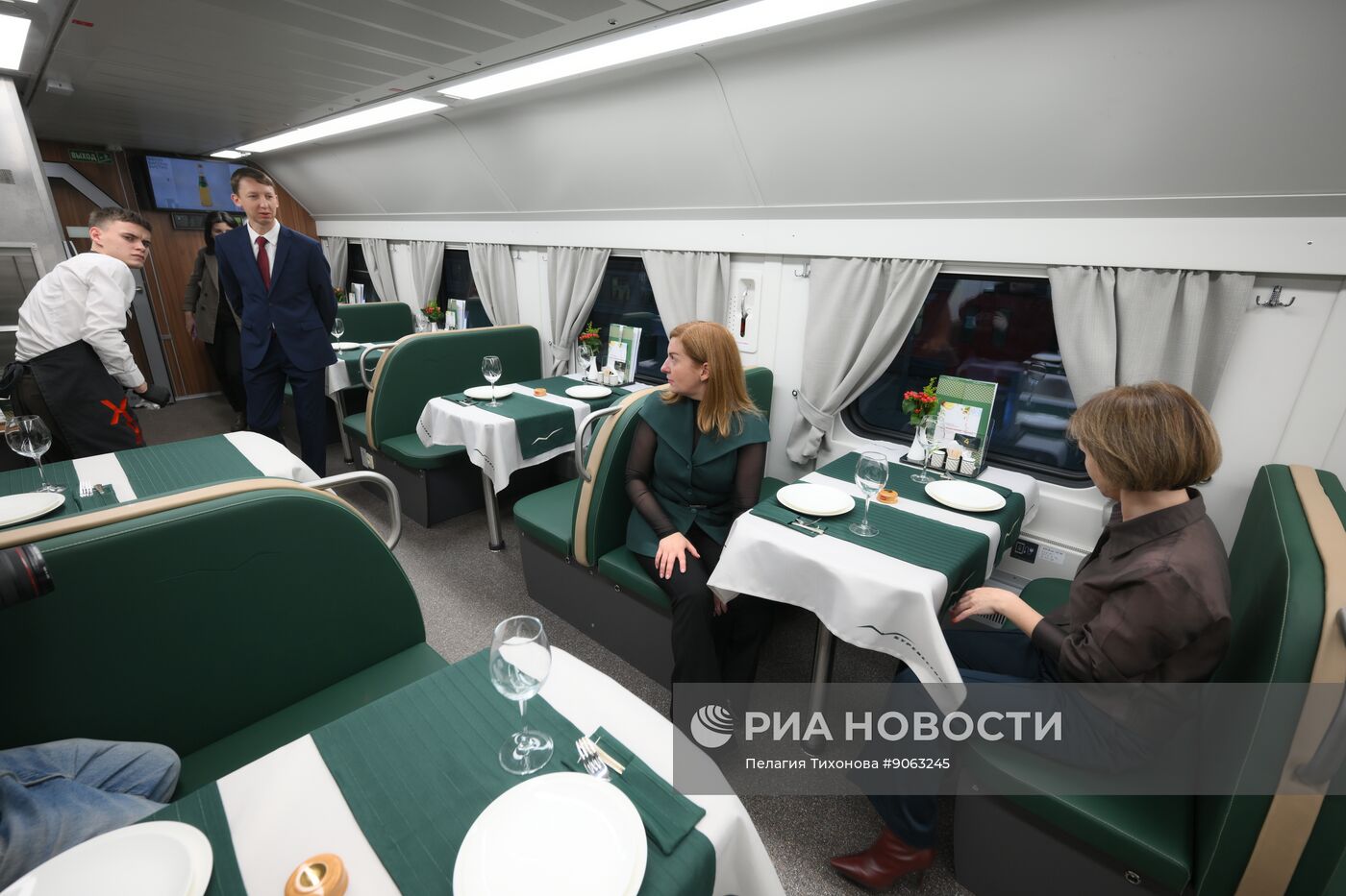 Первый рейс обновленного поезда "Буревестник"