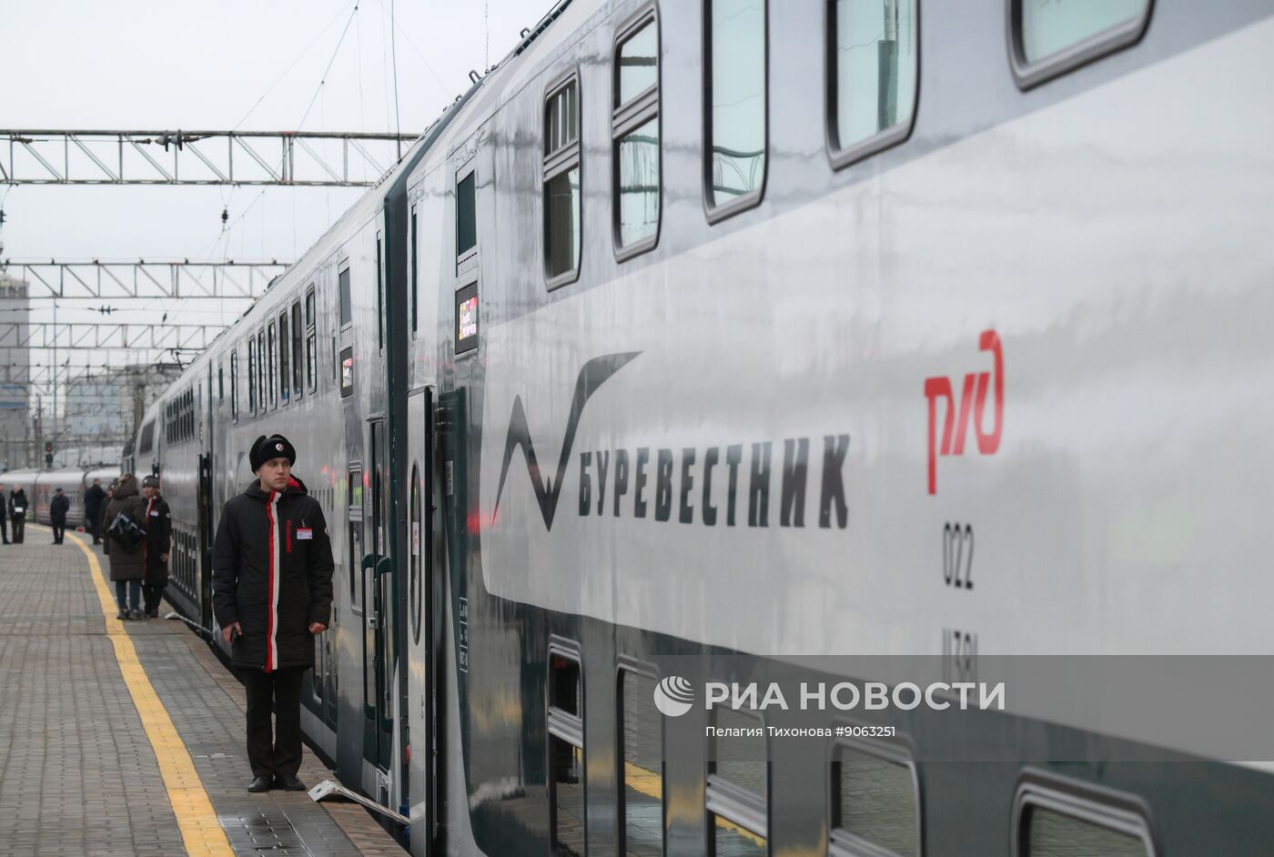 Первый рейс обновленного поезда "Буревестник"