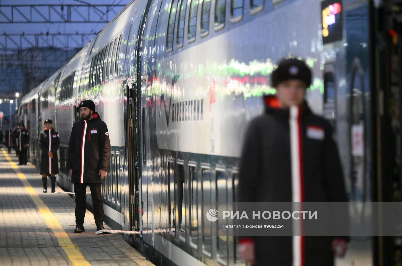 Первый рейс обновленного поезда "Буревестник"