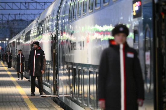 Первый рейс обновленного поезда "Буревестник"