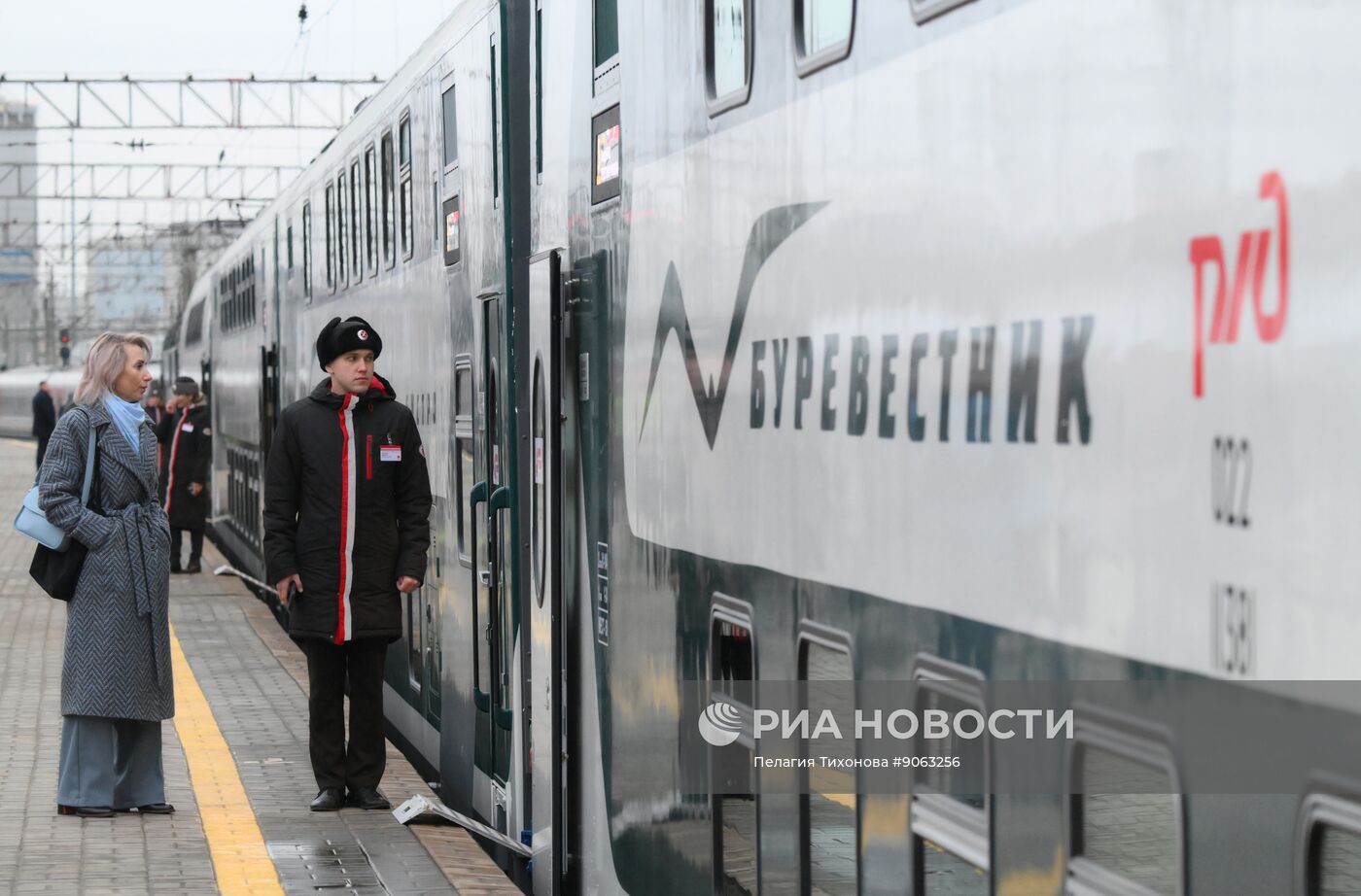 Первый рейс обновленного поезда "Буревестник"