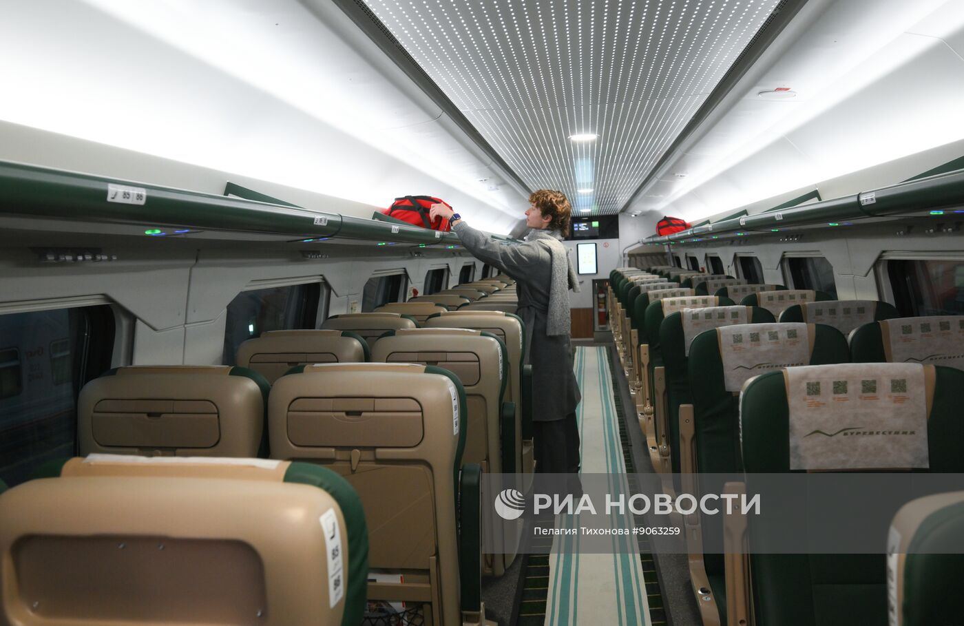 Первый рейс обновленного поезда "Буревестник"