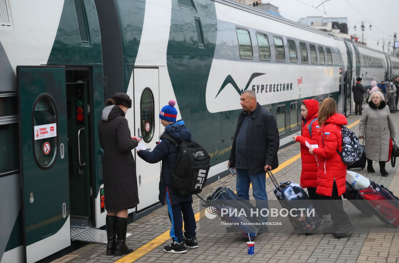 Первый рейс обновленного поезда "Буревестник"