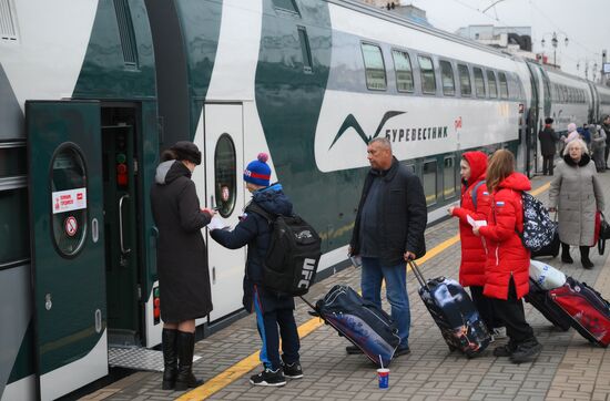 Первый рейс обновленного поезда "Буревестник"