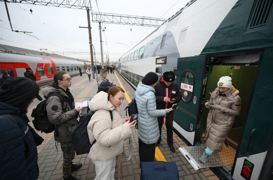 Первый рейс обновленного поезда "Буревестник"