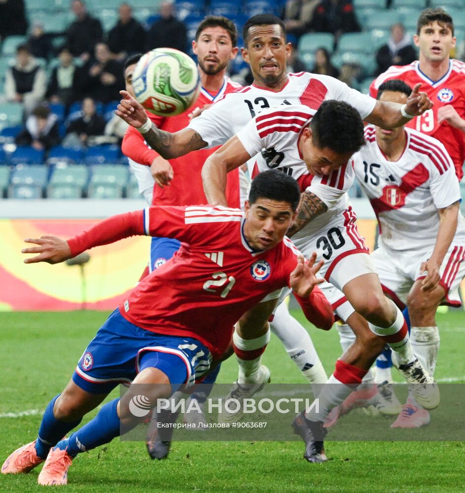 Товарищеский матч по футболу между сборными Чили и Перу