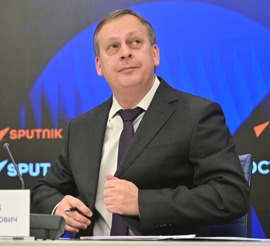 Пресс-конференция руководителя Федерального агентства водных ресурсов Дмитрия Кириллова