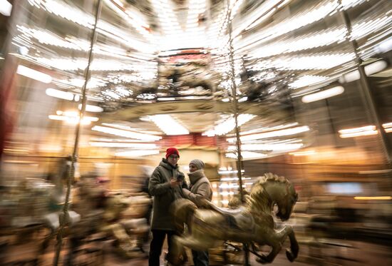 Подготовка к Новому году в городах России