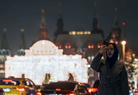 Подготовка к Новому году в городах России
