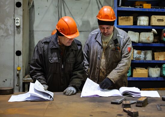 Урюпинский крановый завод