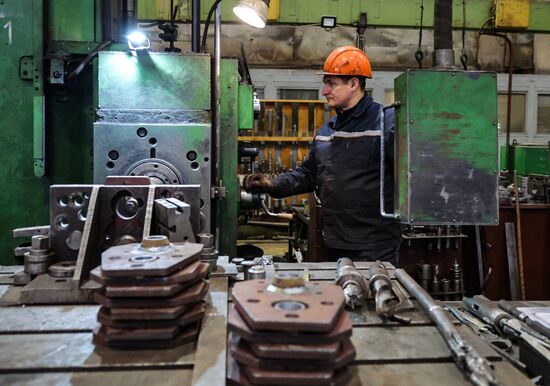 Урюпинский крановый завод