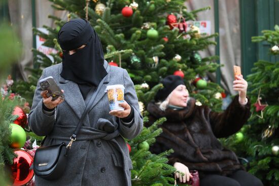 Новогодние украшения в городах России