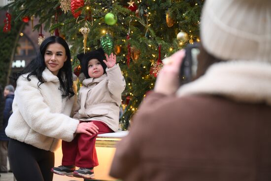Новогодние украшения в городах России