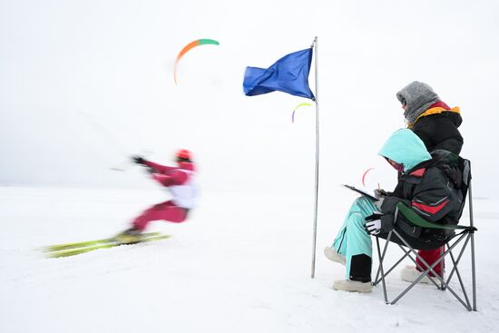Соревнования по зимнему кайтингу "Кубок Сибири"