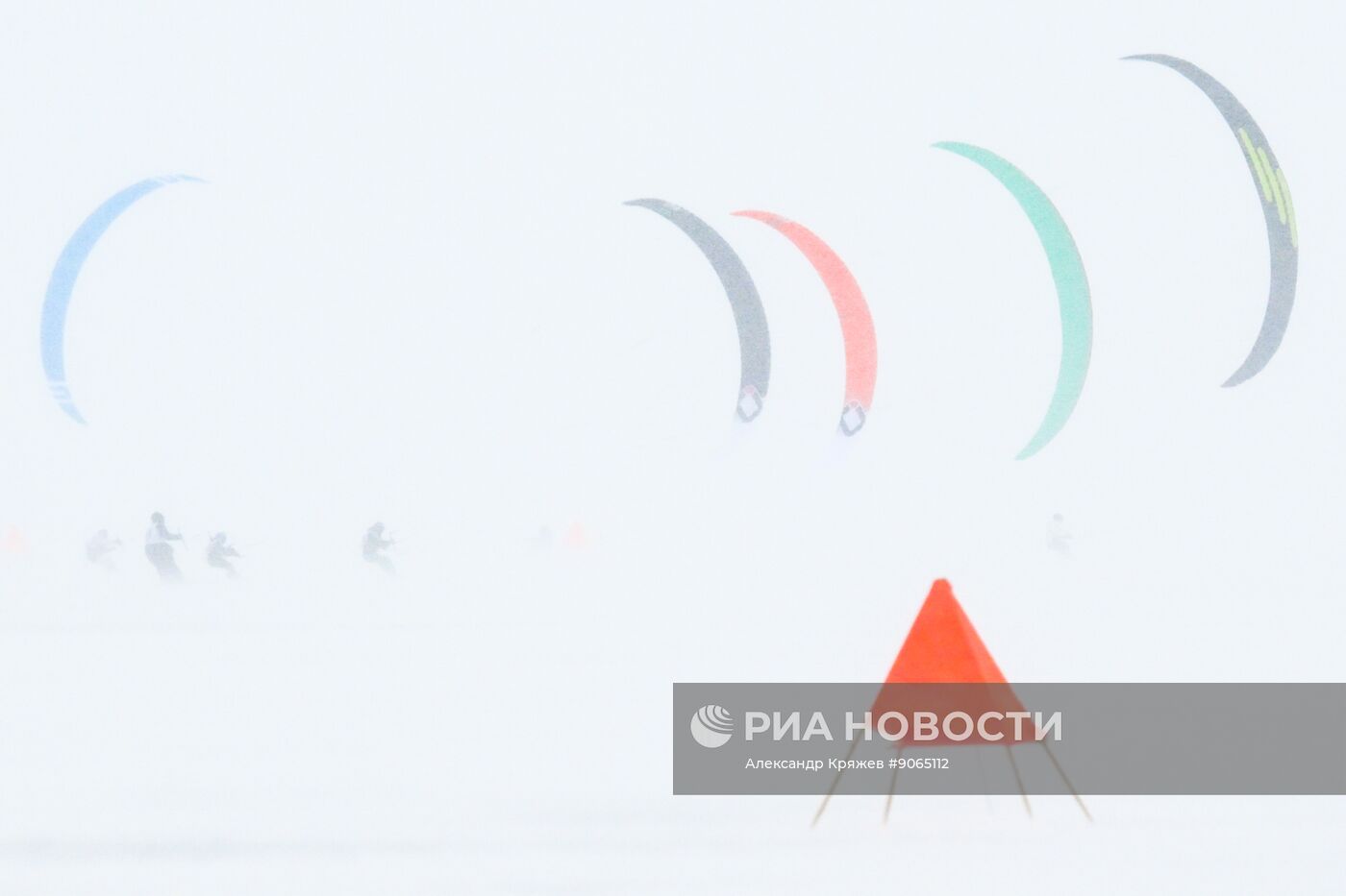 Соревнования по зимнему кайтингу "Кубок Сибири"