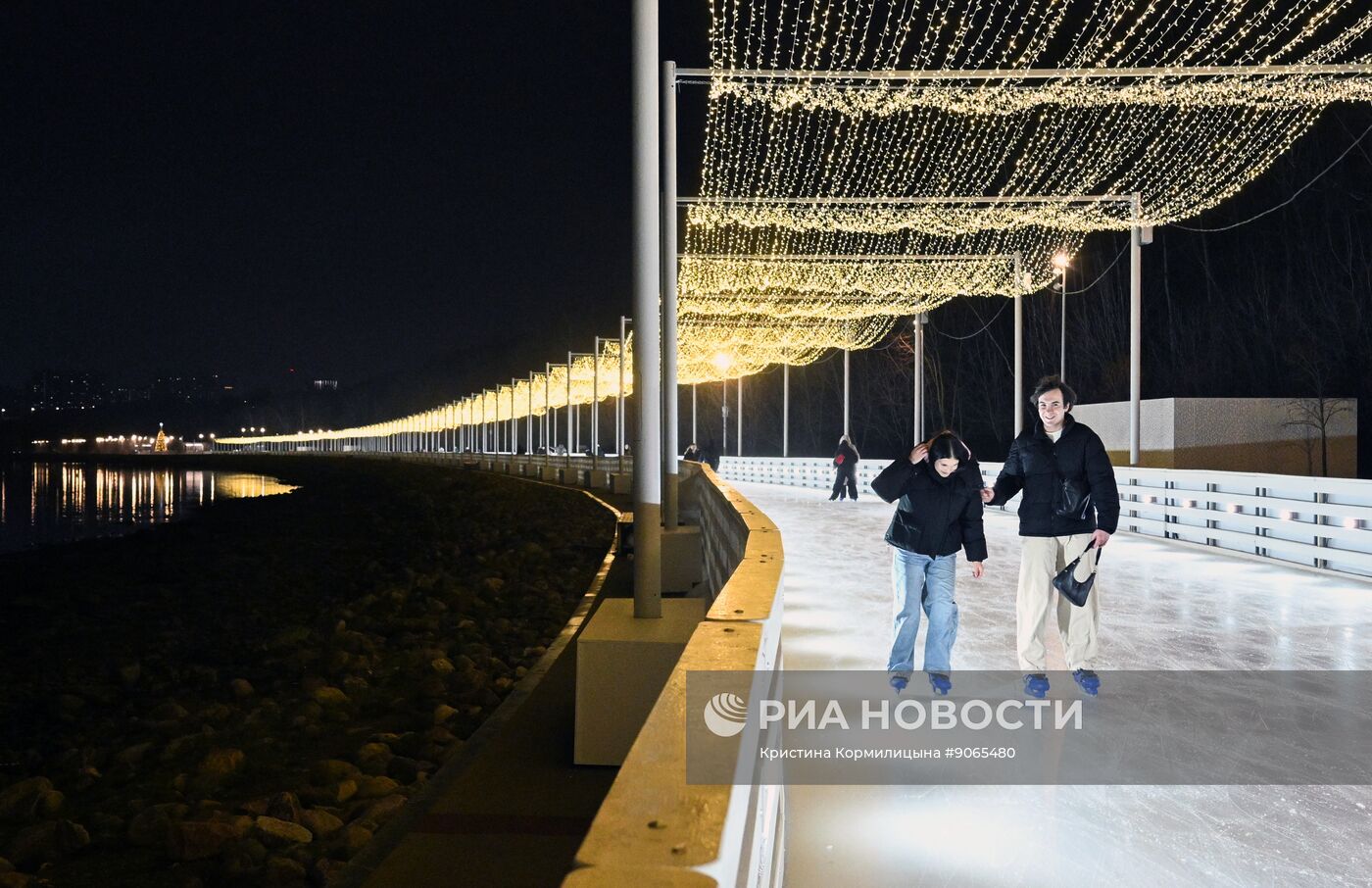 Каток на Царской набережной музея-заповедника "Коломенское"