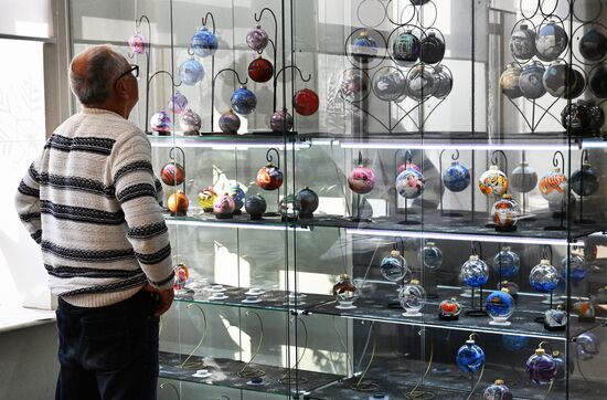 Выставка елочных игрушек во Владивостоке