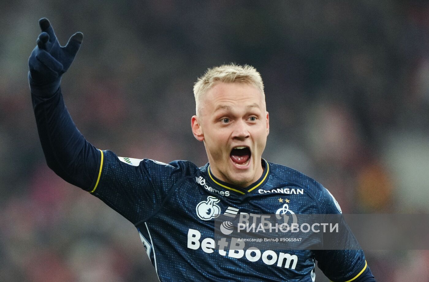 Футбол. РПЛ. "Спартак" (Москва) - "Динамо" (Москва) 