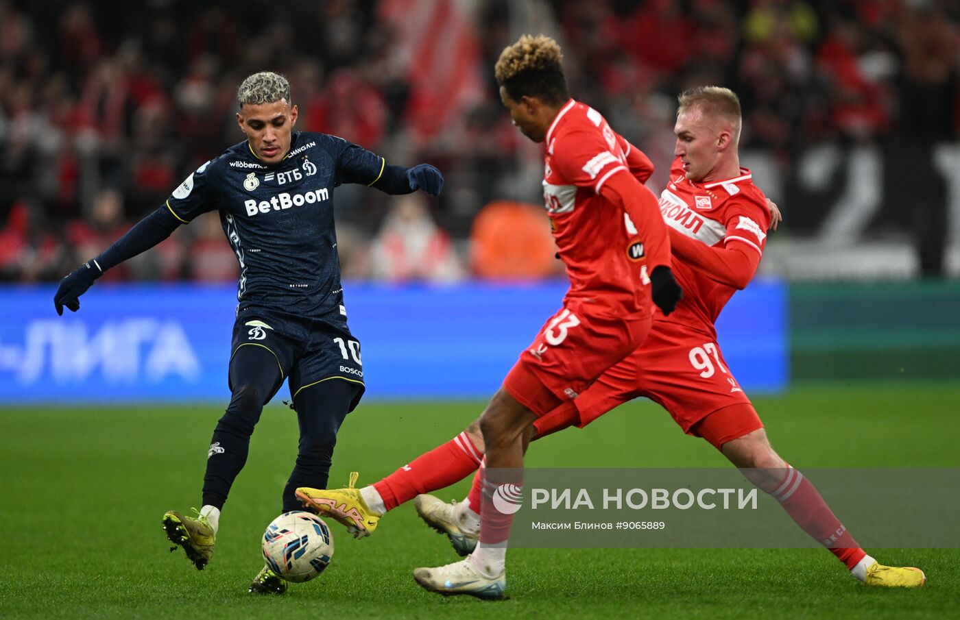 Футбол. РПЛ. "Спартак" (Москва) - "Динамо" (Москва) 