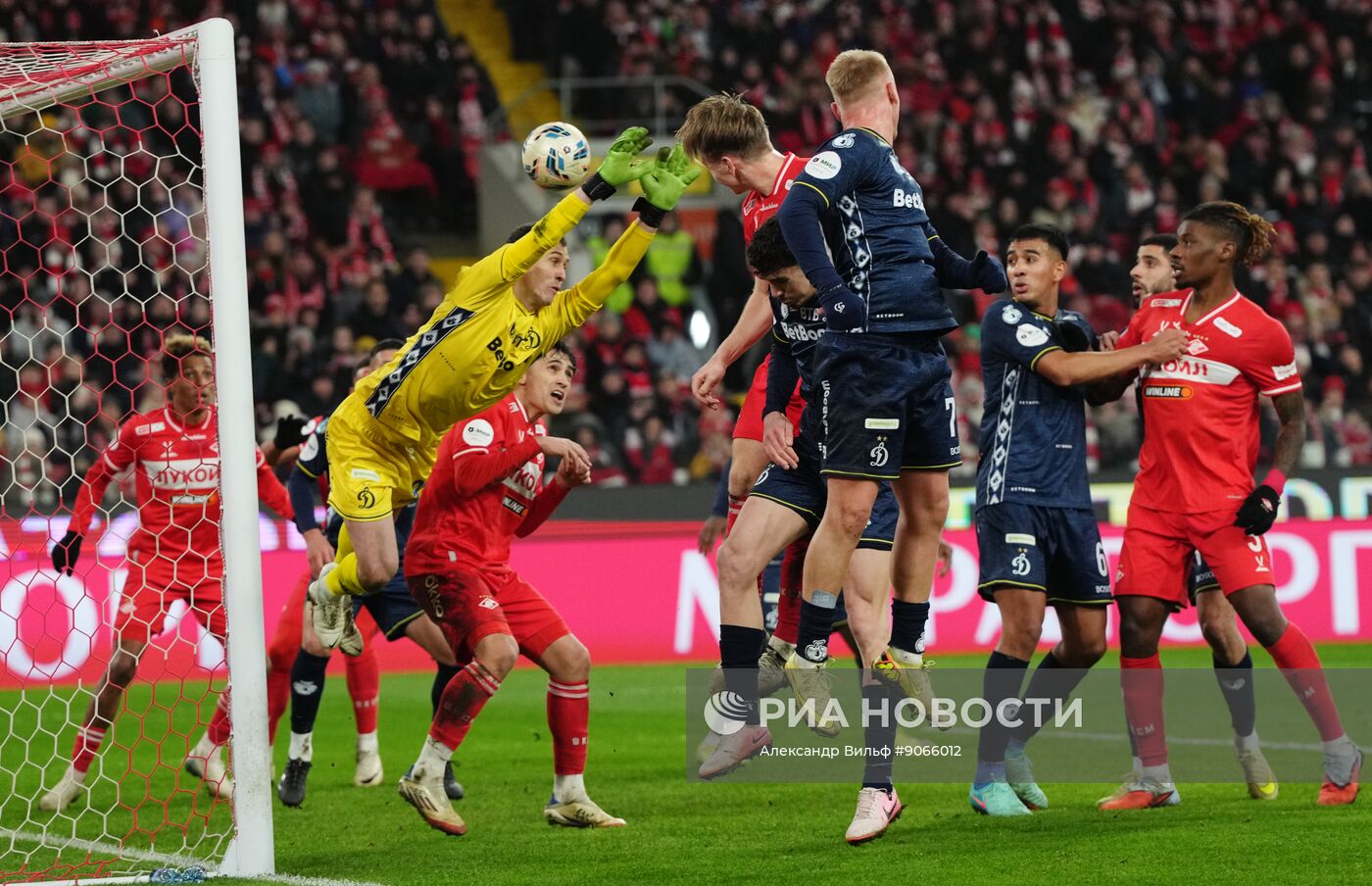 Футбол. РПЛ. "Спартак" (Москва) - "Динамо" (Москва) 