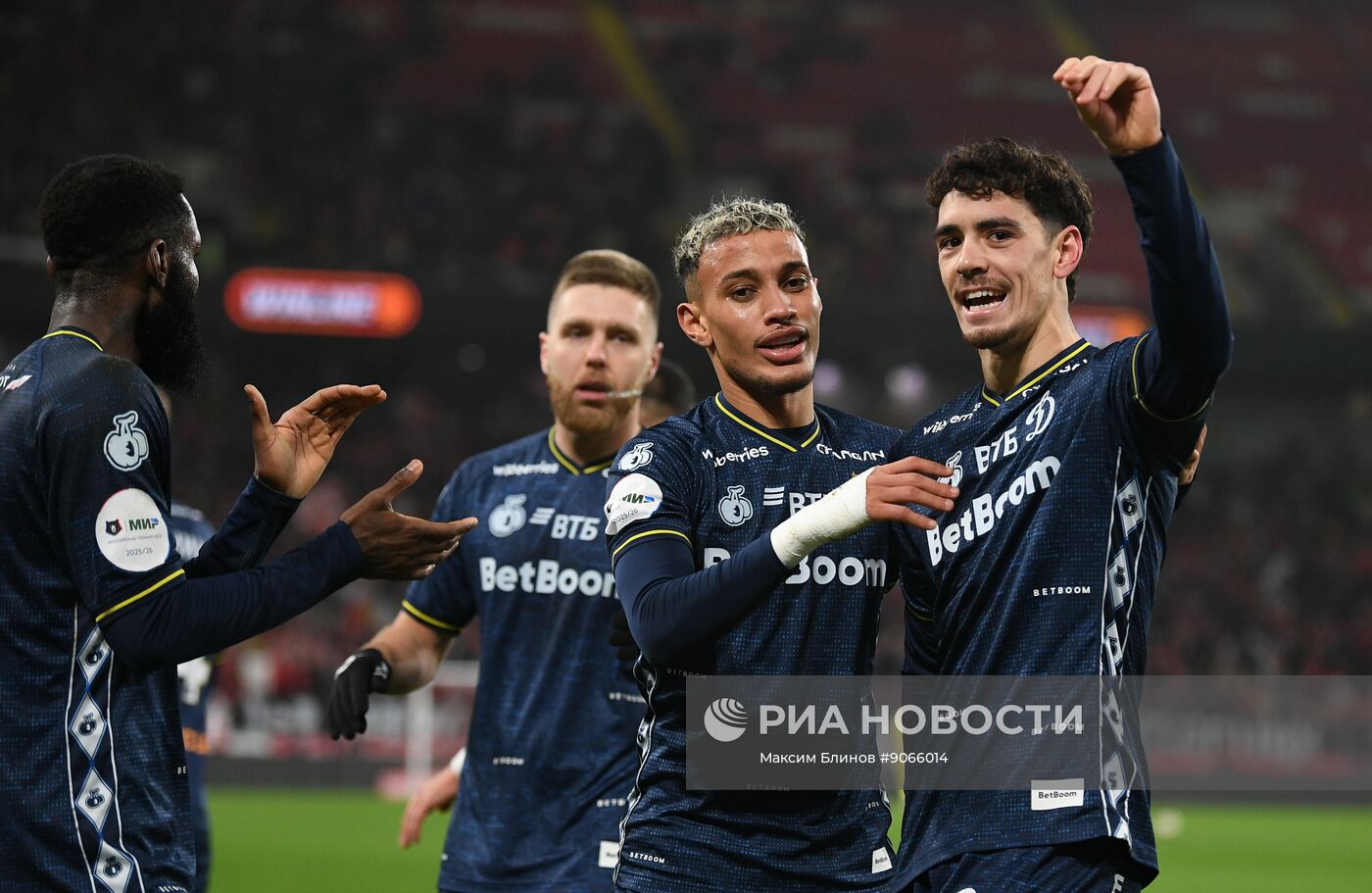 Футбол. РПЛ. "Спартак" (Москва) - "Динамо" (Москва) 