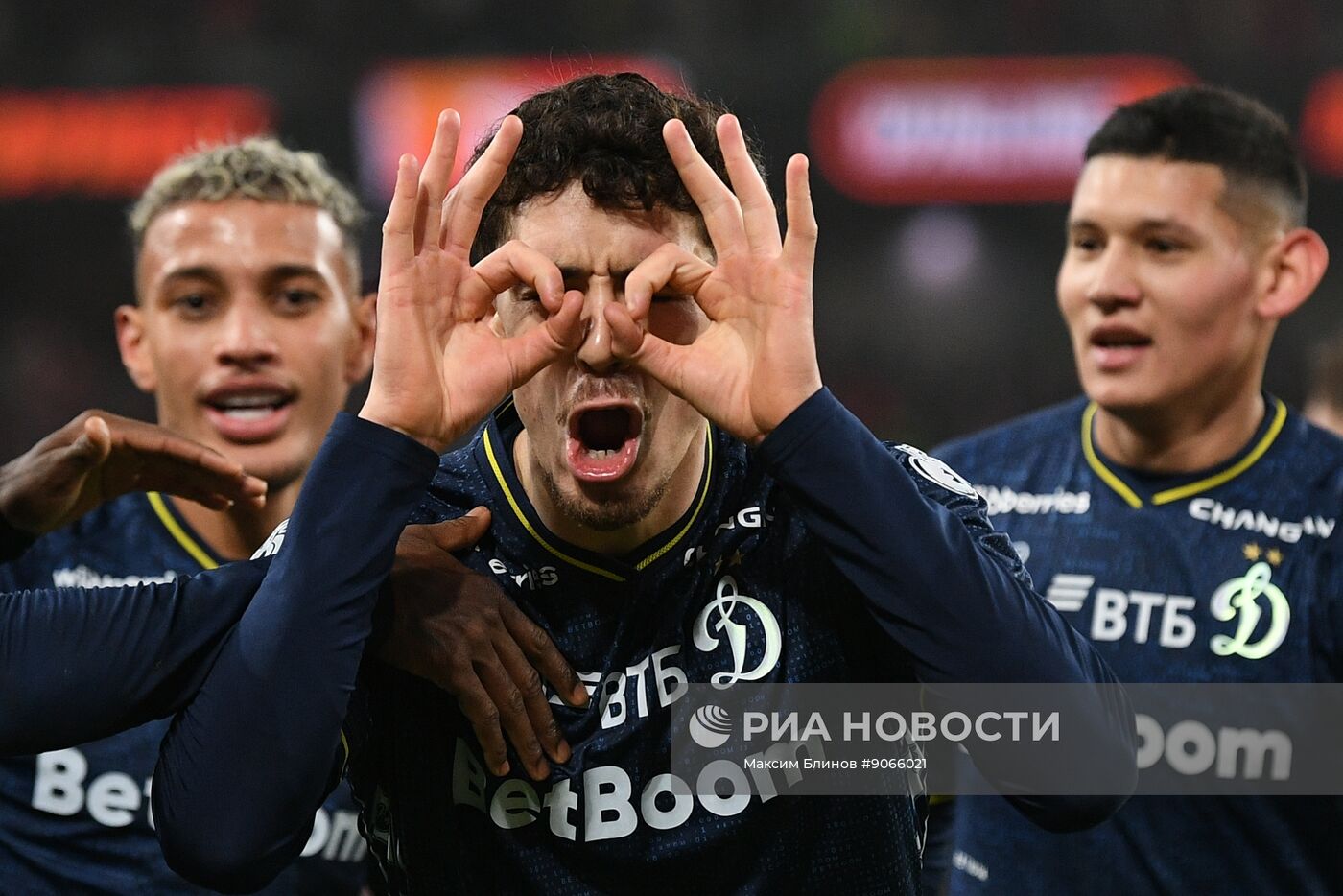 Футбол. РПЛ. "Спартак" (Москва) - "Динамо" (Москва)