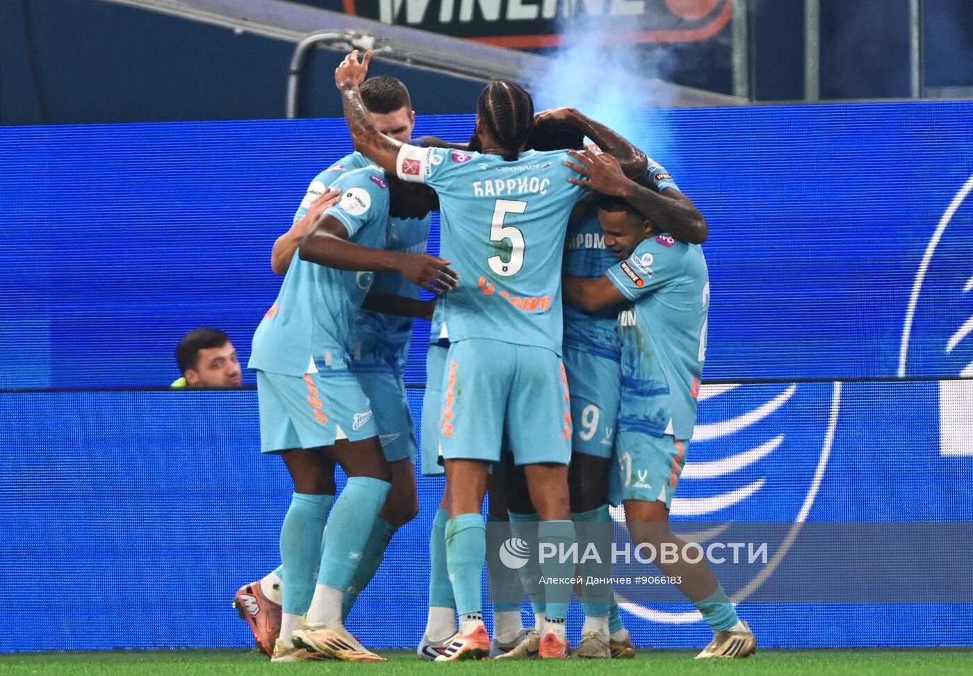 Футбол. РПЛ. "Зенит" (Санкт-Петербург) - "Акрон" (Тольятти)