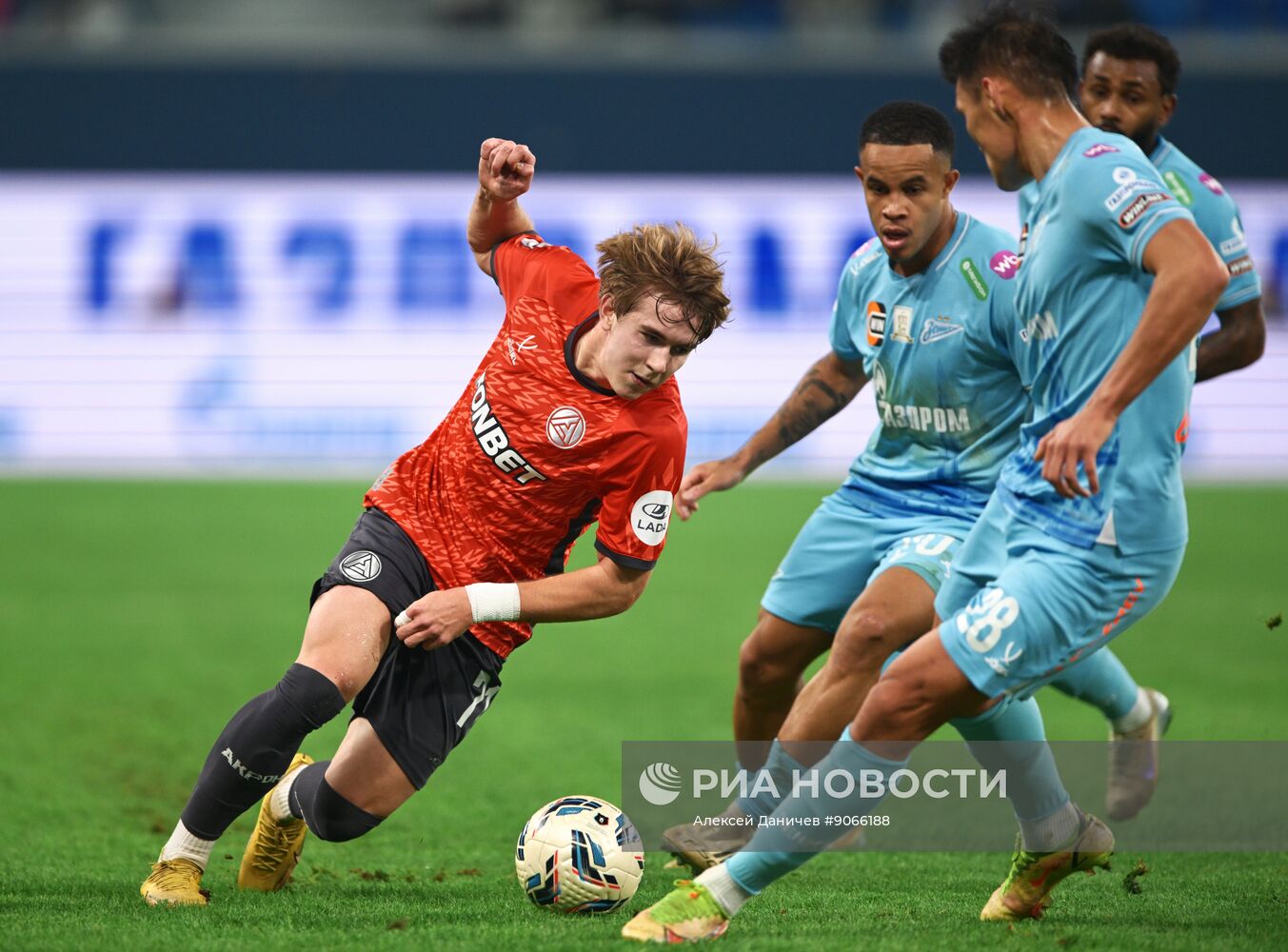 Футбол. РПЛ. "Зенит" (Санкт-Петербург) - "Акрон" (Тольятти)