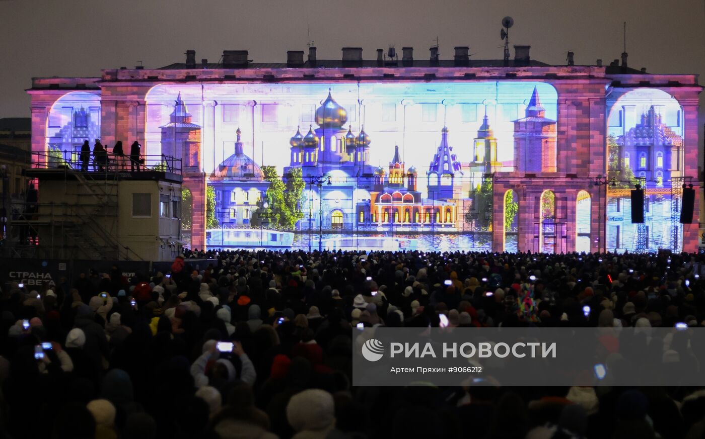 Мультимедийное шоу "Чайковский" на Дворцовой площади