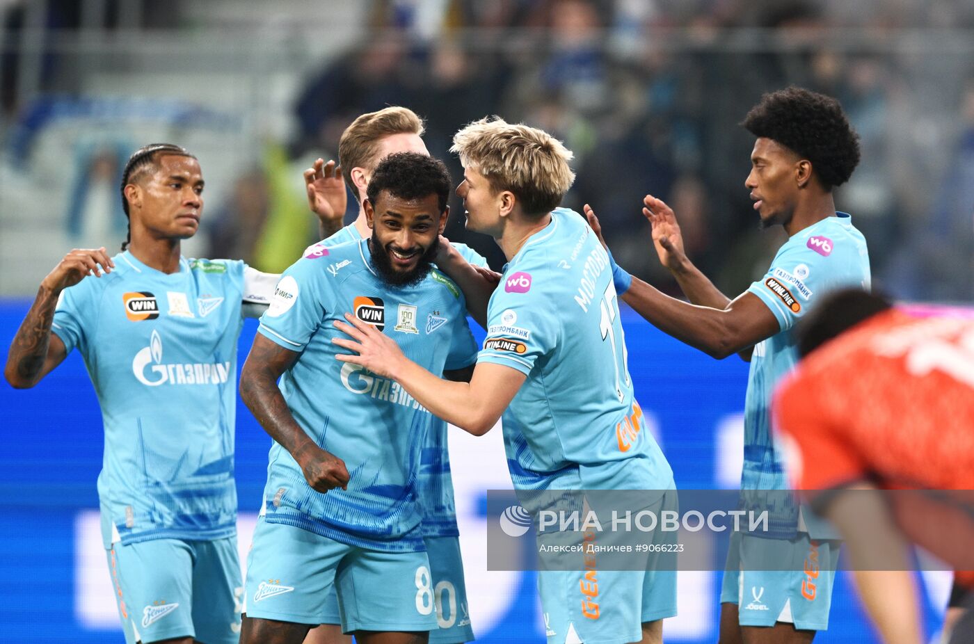 Футбол. РПЛ. "Зенит" (Санкт-Петербург) - "Акрон" (Тольятти)