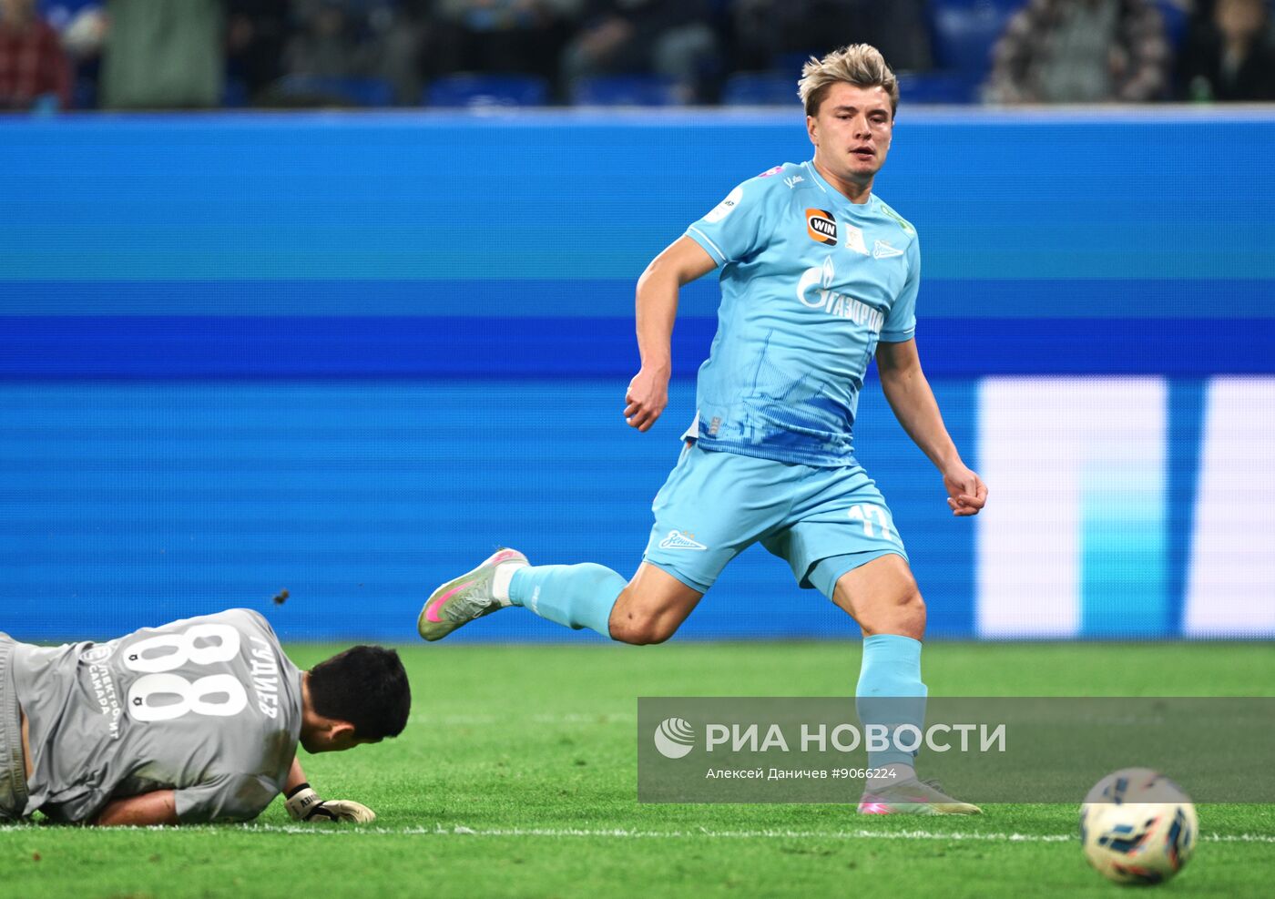 Футбол. РПЛ. "Зенит" (Санкт-Петербург) - "Акрон" (Тольятти)