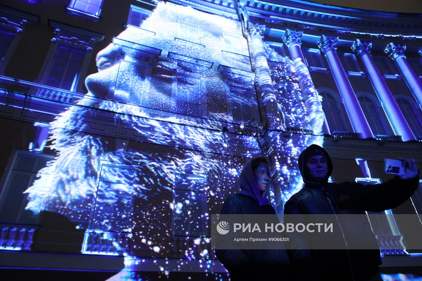 Мультимедийное шоу "Чайковский" на Дворцовой площади