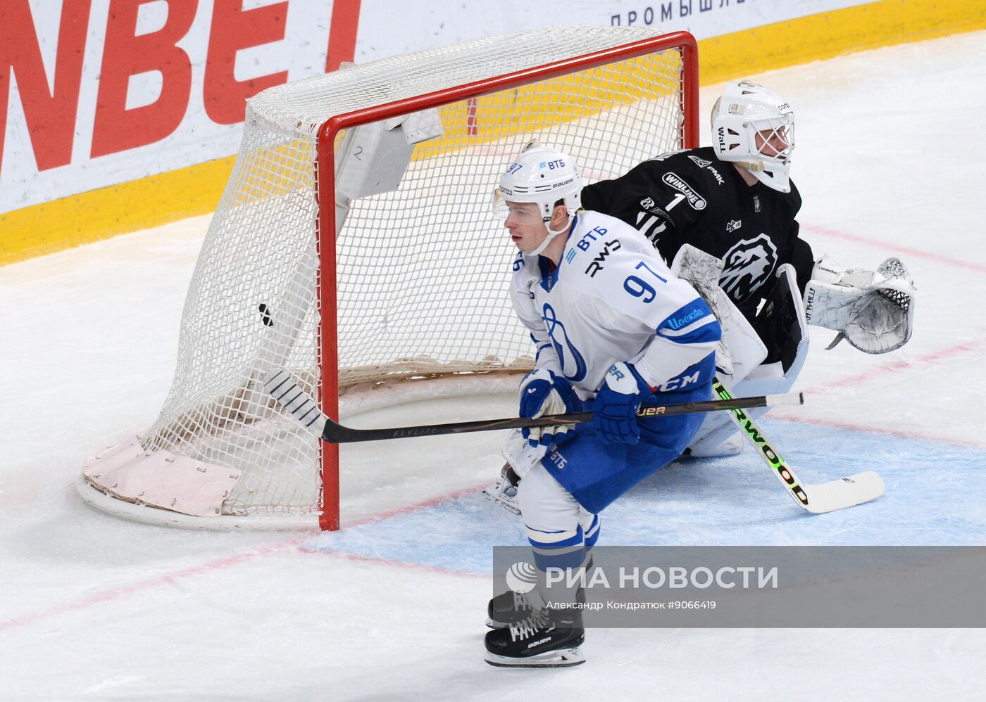 Хоккей. КХЛ. "Трактор" (Челябинск) - "Динамо" (Москва)