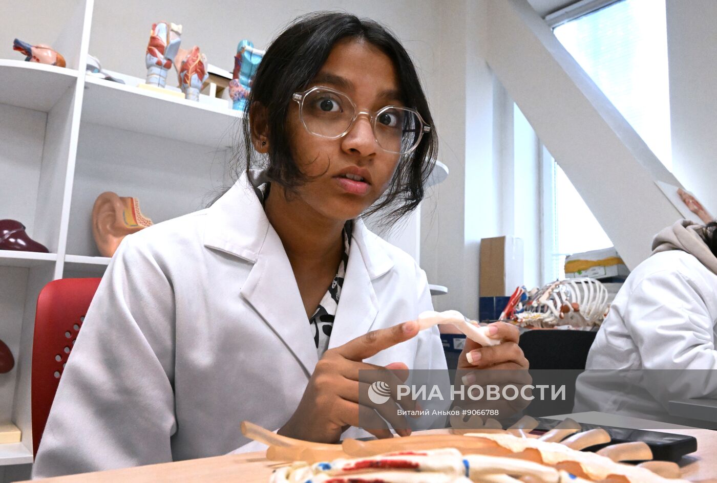 Занятия студентов из Индии в Дальневосточном федеральном университете