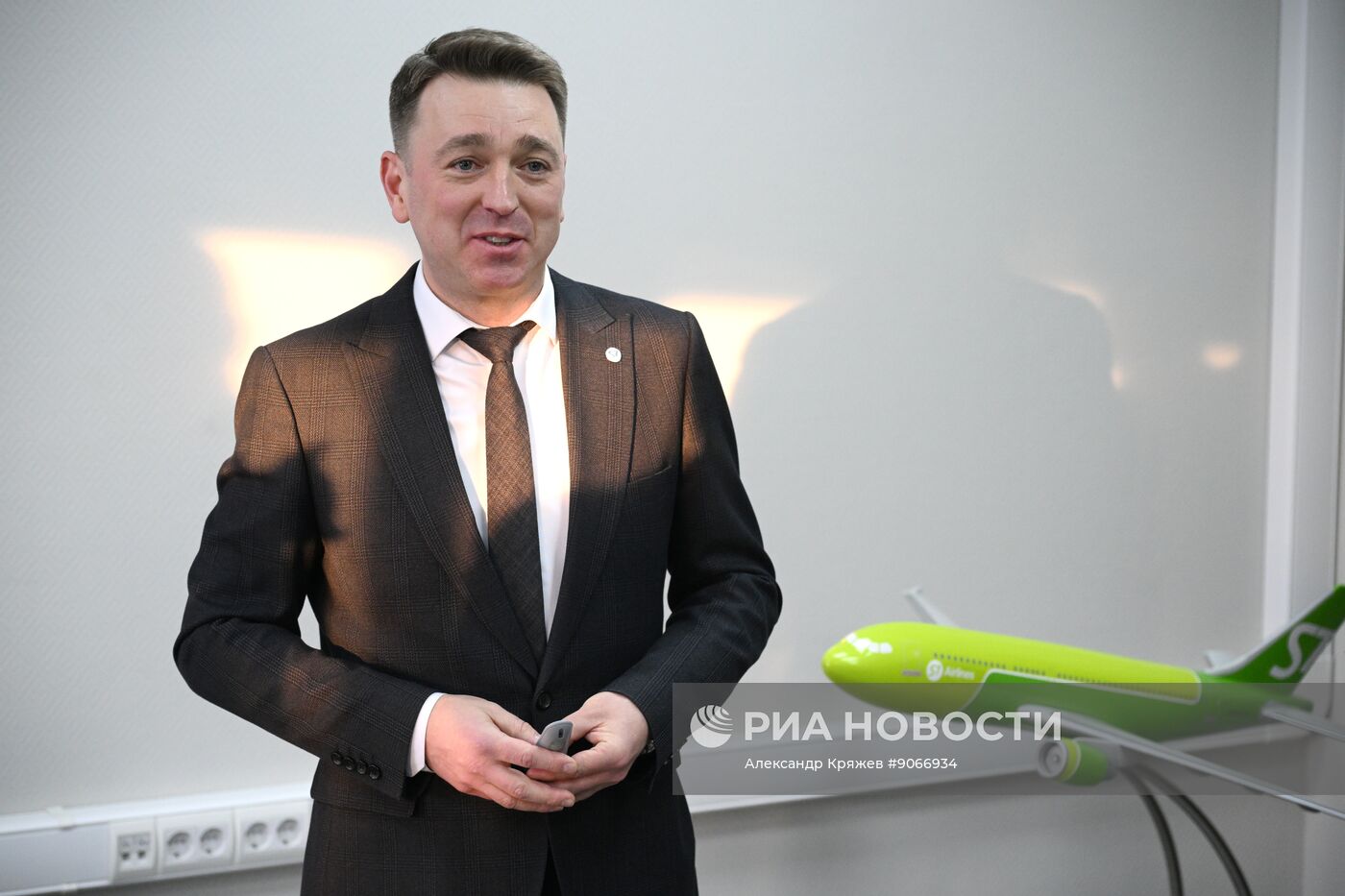 Строительство ангара в аэропорту Толмачево