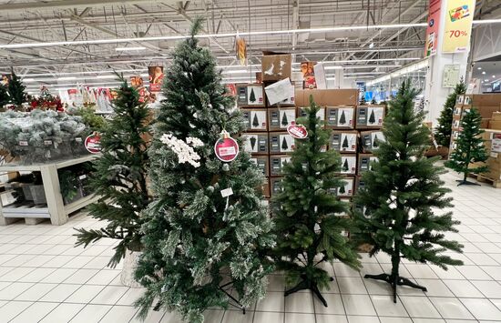 Продажа новогодних елок