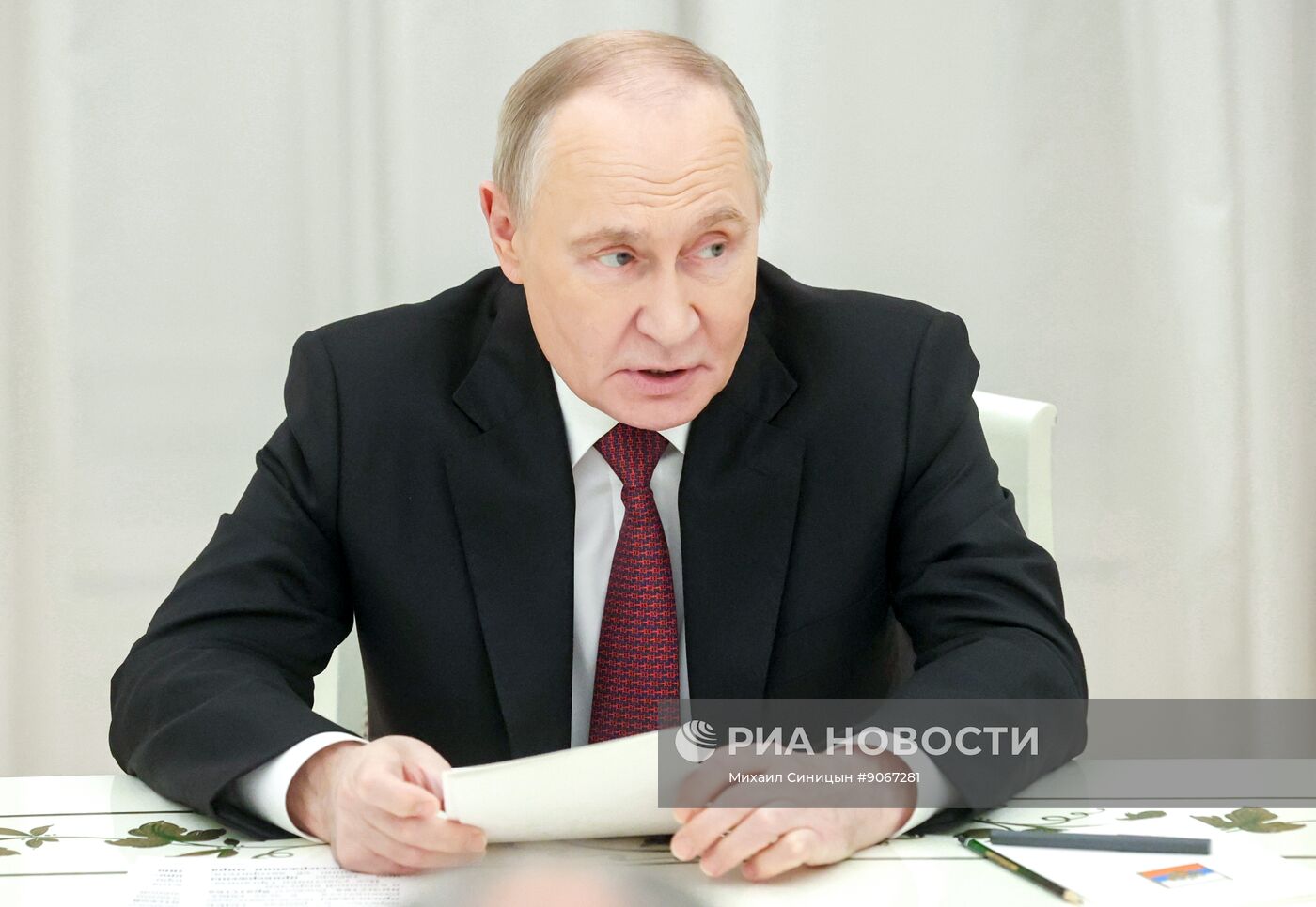 Президент Владимир Путин провел встречу с председателями парламентов государств - членов ОДКБ