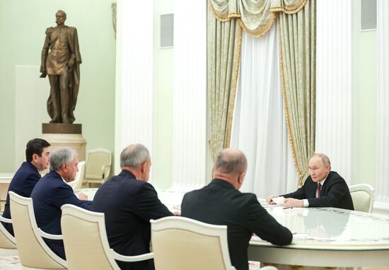 Президент Владимир Путин провел встречу с председателями парламентов государств - членов ОДКБ