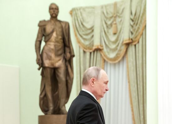 Президент Владимир Путин провел встречу с председателями парламентов государств - членов ОДКБ