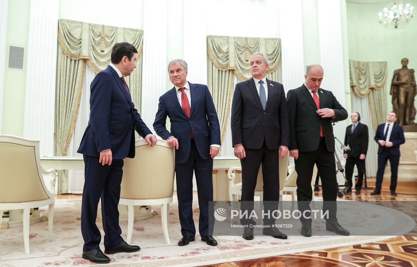 Президент Владимир Путин провел встречу с председателями парламентов государств - членов ОДКБ